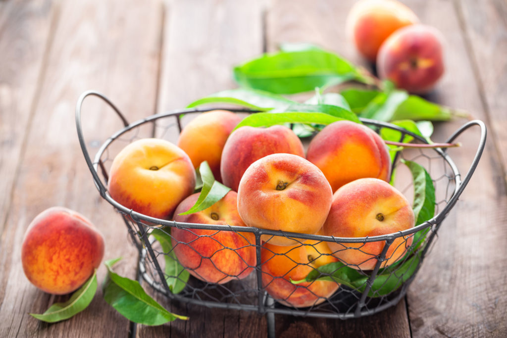 61612316 – peaches